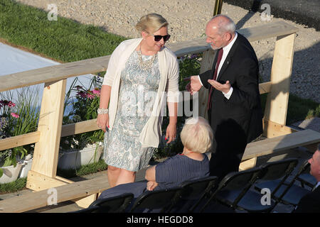 BRZEGI, Polen - 30. Juli 2016: World Youth Day 2016, Brzegi in der Nähe von Krakau o/p Antoni Macierewicz - polnische Minister für nationale Verteidigung Beata Kempa Stockfoto