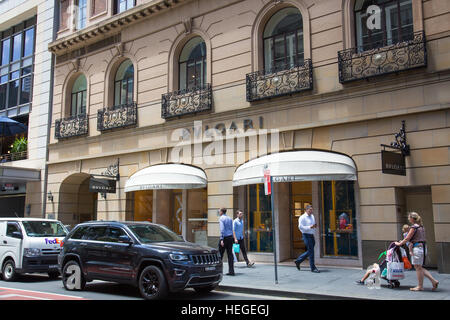 Bvlgari speichern Eingang Fassade in der Castlereagh Street, Stadtzentrum von Sydney, Australien. Bvlgari ist eine italienische Marke, die im Besitz von LVMH Stockfoto