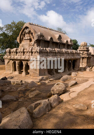 Pancha Rathas Fels gehauenen monolithischen Tempeln in Mamallapuram in der Region Tamil Nadu, Südindien Stockfoto