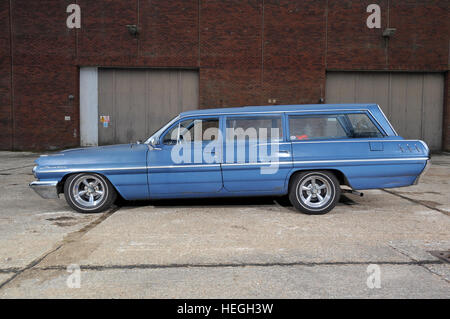 1961-pontiac-safari-kombi-amerikanischen-oldtimer-stockfotografie-alamy