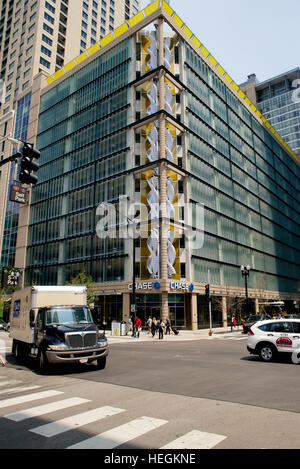 Schnittpunkt der Clark Street und Kinzie Street, Downtown Chicago, Cook County, Illinois, USA Stockfoto