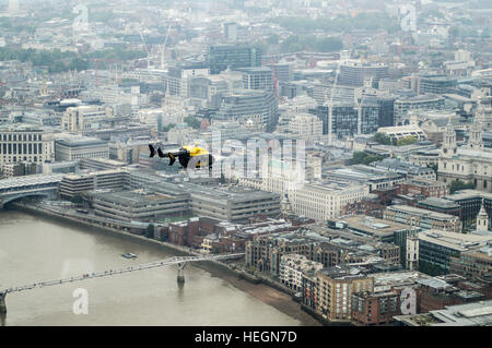 London metropolitan Polizei über London Hubschrauber. Stockfoto