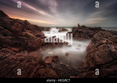 Dramatischer Himmel Rotherslade Bay Stockfoto