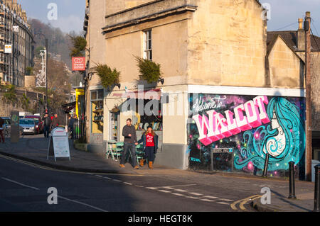 Walcot Street, Bath, Somerset, England, Vereinigtes Königreich. Kunst Wandbild willkommen Stockfoto