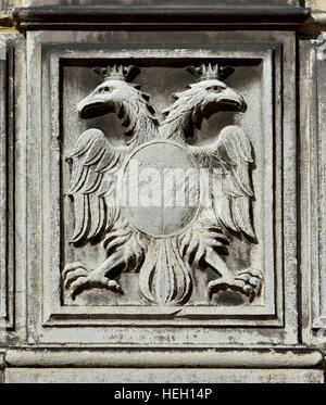 Doppeladler, Symbol des Heiligen Römischen Reiches, an einer Wand in Venedig Stockfoto