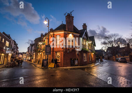 Die Cross Keys Kneipe an der Ecke des ältesten und Deangate in der herrlichen Stadt von York, England. Stockfoto