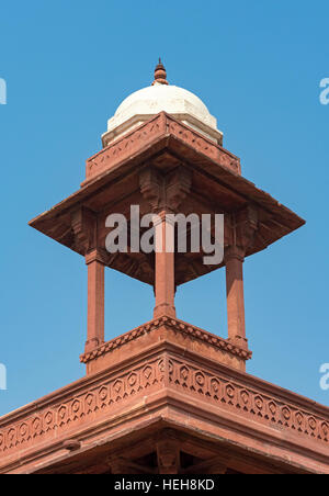 Nahaufnahme der Chhatri Pavillon des Diwan-i-Khas (Private Audienzhalle oder Jewel House), Fatehpur Sikri, Indien Stockfoto