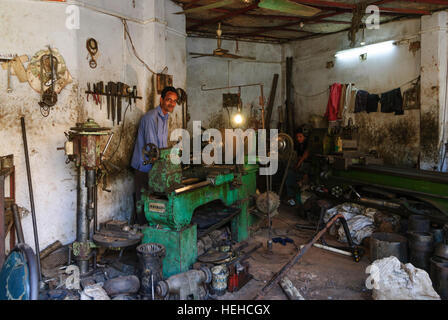 Chittagong: Eisen Sie Workshop, Chittagong Division, Bangladesch Stockfoto