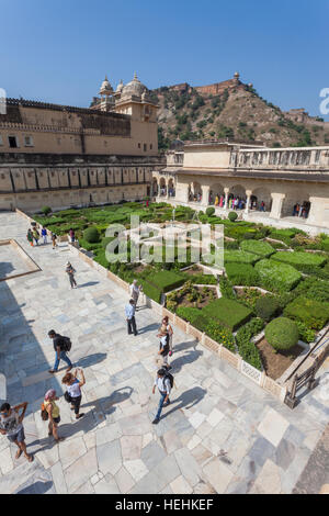 Blick auf den Innenhof des Amer oder Amber Fort, Amer, in der Nähe von Jaipur, Rajasthan, Indien Stockfoto