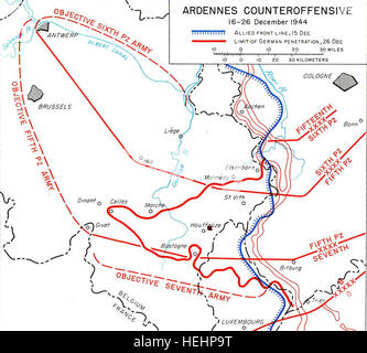 Historischer Überblick über die Ardenschlacht mit Truppenbewegungen, Einsatzzonen und den Fortschritten der alliierten Streitkräfte und der Achsenmächte während des Feldzugs von Dezember 1944 bis Januar 1945 in Europa. Stockfoto