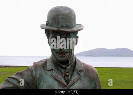 Bronzestatue von Charlie Chaplin in Waterville, County Kerry, Irland. Stockfoto