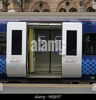 ScotRail Abellio Eisenbahnwaggons, Petition, um wieder in Staatsbesitz, nach schlechten Service zu bringen Stockfoto