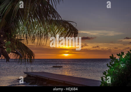 Curacao Porto Mari Strand Sonnenuntergang. Am späten Nachmittag in der Karibik Stockfoto