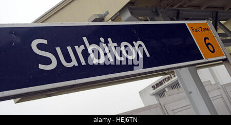 Surbiton Bahnhof, SW Züge, West London, England, UK fare Zone 6 Stockfoto