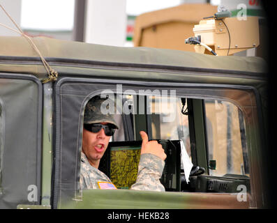 Acht Missouri Army National Guard Soldaten aus der 1/129. Feldartillerie waren Zustand Notdienst als Teil der Task Force 110 Präsenz Patrouillen in Atchison County auf Antrag der örtlichen Behörden führen bestellt.  Das Team wird geleitet von Sgt. 1. Klasse John Weiss und werden bis auf weiteres auf rund um die Uhr Patrouillen.  Präsenz-Patrouillen werden verwendet, um unterstützen Kommunen und Strafverfolgung durch Überwachung Hochwasser-Bedingungen und halten wacht am Eigentum der Personen, die im Vorfeld mögliche Überschwemmungen evakuiert sind.   Der Missouri National Guard wird weiterhin die Bürger unterstützen Stockfoto