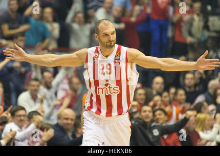 Belgrad, Serbien. 22. Dezember 2016: Marko Simonovic Crvena Zvezda MTS Belgrad in Aktion während der 2016/2017 Turkish Airlines EuroLeague regulären Saison Runde 14 Spiel zwischen Crvena Zvezda MTS Belgrad und Real Madrid Aleksandar Nikolic am 22. Dezember 2016 in Belgrad, Serbien. © Nikola Krstic/Alamy Live-Nachrichten Stockfoto