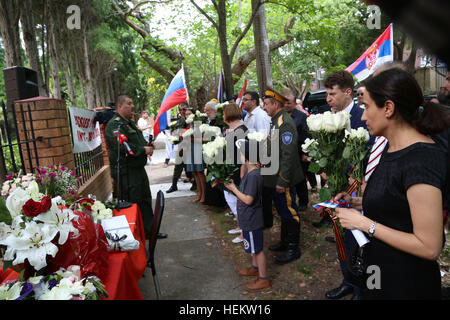 Sydney, Australien. 24. Dezember 2016. Eine Kundgebung gegen den Terrorismus wurde außerhalb das Generalkonsulat der Russischen Föderation in Sydney Solidarität und Anteilnahme für seine Exzellenz russische Botschafter Andrei aus der Türkei zum Ausdruck bringen, die ermordet wurde von einem ausserdienstliche türkische Polizisten auf der 20.12.16 in Ankara statt. Bildnachweis: Richard Milnes/Alamy Live-Nachrichten Stockfoto