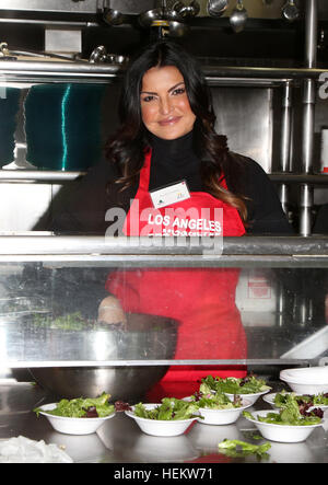 Los Angeles, CA, USA. 23. Dezember 2016. Jennifer Gimenez, in Los Angeles Mission Weihnachtsfeier, bei der Mission der Los Angeles In Kalifornien am 23. Dezember 2016. © Faye lernen/Medien Punch/Alamy Live-Nachrichten Stockfoto