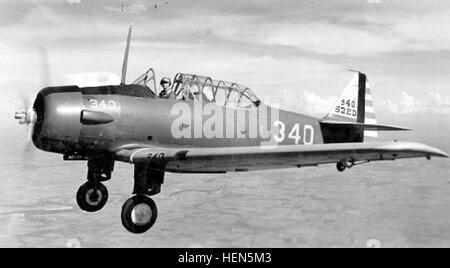 North American BT-14 im Flug Stockfoto