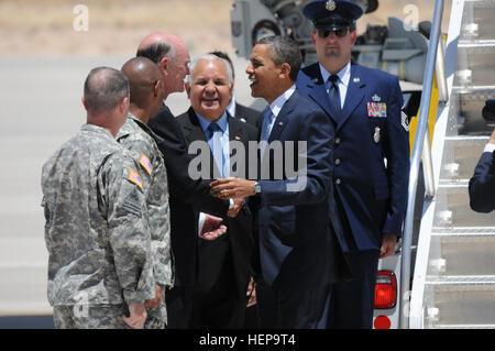 Präsident Barack Obama trifft am 10. Mai 2015 auf dem Biggs Army Airfield in El Paso, Texas ein. für einen offiziellen Besuch, Treffen mit lokalen Beamten und Diskussion über Einwanderung und Wirtschaftsthemen. Stockfoto