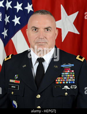 Major General Blake Ortner Deputy Commander, 29. Infanterie-Division von Virginia Armee-nationaler Schutz, posiert für ein Befehl-Porträt in der Armee-Portrait-Studio im Pentagon in Washington, D.C., 6. Juli 2015.  (US Armee-Foto von William Pratt/freigegeben) Blake C. Ortner (2) Stockfoto