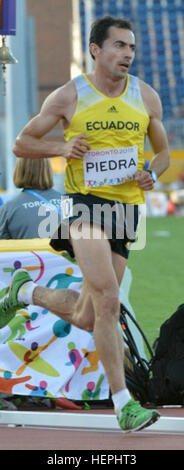Eine Szene aus der 10.000-Meter laufen bei der 2015 Pan American Games in Toronto, wo US Armee Welt Klasse Athlet Programm Läufer Spc. Aaron Rono und Spc. Shadrack Kipchirchir zweiter und vierter bzw. beendet. US Armee-Foto von Tim Hipps, IMCOM Public Affairs Bayron Piedra 2015 Stockfoto
