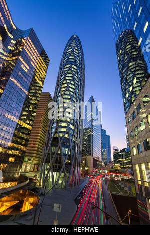 La Défense Geschäftsviertel in der Nacht, Paris, Frankreich Stockfoto