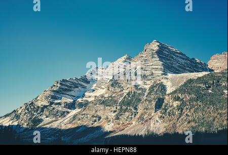 Retro getönten Maroon Bells Bergkette, Aspen in Colorado, USA. Stockfoto