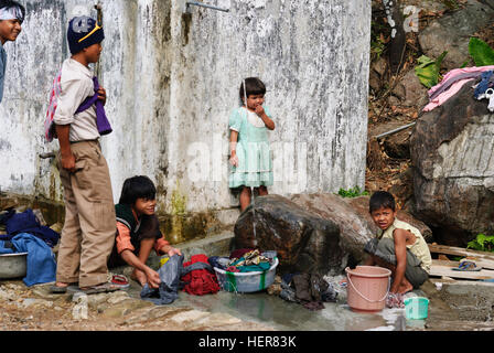 Cherrapunjee: Kinder im Dorf Tyrna, Meghalaya, Indien Stockfoto