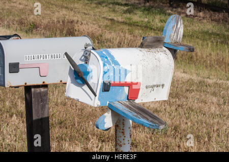 Briefkästen in Flugzeug-Form-Design am National Highway 1, Pacific Coast Highway, PCH, California,U.S.A.,United Staaten von Amerika Stockfoto