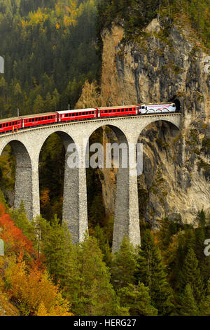 Rhätische Bahn, Albulabahn, Landwasser Viadukt, Filisur, Kanton Graubünden, Schweiz Stockfoto