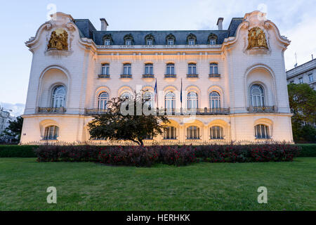 Französische Botschaftsgebäude bei Sonnenuntergang in der Altstadt ist ein UNESCO-Weltkulturerbe, Wien, Österreich Stockfoto