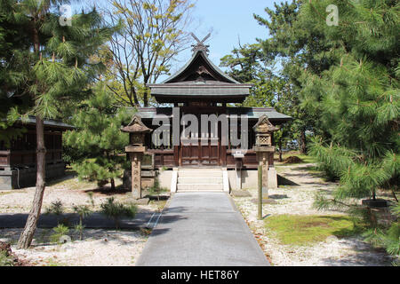 Ein Pavillon in einem Shintoistische Tempel (Mefu-Schrein) in Matsue (Japan). Stockfoto