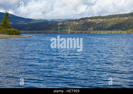 Hood River-Brücke über den Columbia River Gorge Stockfoto