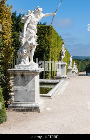 Statuen im Garten am Schloss von Versailles Stockfoto