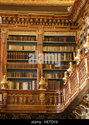 Alte Bücher in der Bibliothek des Klosters Strahov, Prag, Tschechische Republik Stockfoto