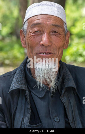 Porträt des chinesischen ethnischen Hui Mann, Zhongshan Park, Yinchuan, Ningxia, China Stockfoto