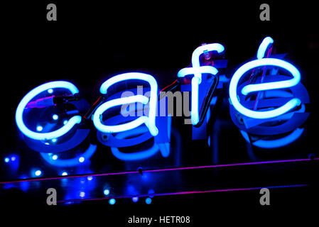 Eine Nahaufnahme der eine Leuchtreklame Cafe. Stockfoto