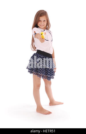 Ein junges Mädchen hält Banane isoliert auf weißem Hintergrund Stockfoto