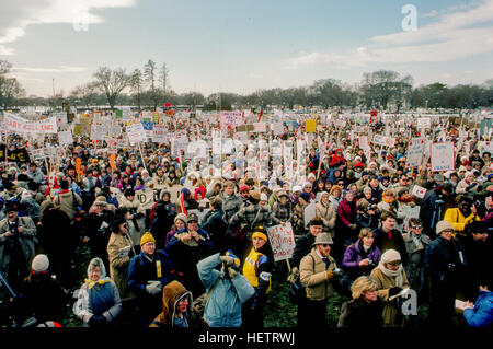 Washington, DC., USA, 22. Januar 1985 die Pro-Life anti-Abtreibung März nun eine jährliche Veranstaltung im Januar Menschen besuchen von auf der ganzen Welt Kredit: Mark Reinstein Stockfoto