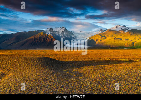 Berglandschaft in einem Tundra-Bereich. Stockfoto