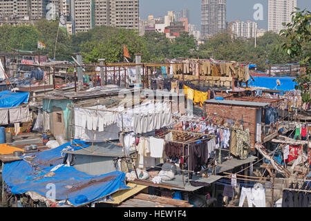 Dhobi Ghat, die Open-Air-Wäsche im südlichen Mumbai. Es befasst sich mit dem Waschen und Bügeln vieler Einwohner der Stadt Stockfoto