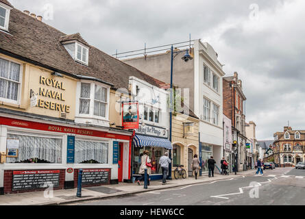 Hafen Straße Häuser in der Innenstadt von Whitstable in Südostengland Stockfoto