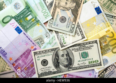 US-Dollar und Euro, Geld, Rechnungen, Banknoten Stockfoto