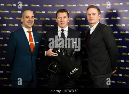 Matt Holmes Head of Media für William Hill, Tony McCoy mehrere Champion Jockey, Kelly Williams, geschäftsführender Direktor kommerzielle ITV William Hill Sponsoring von ITV-Rennen starten. Stockfoto