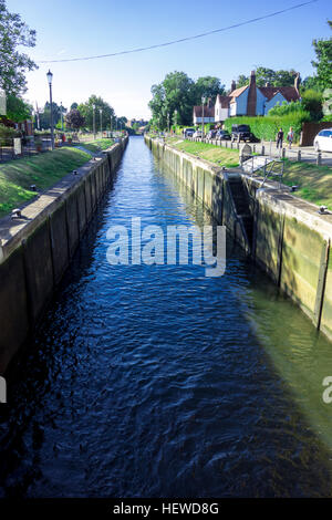 Teddington Lock auf der Themse in Richmond. Stockfoto