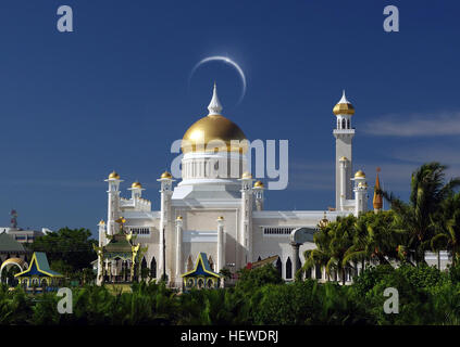 Sultan Omar Ali Saifuddien Mosque ist eine islamische Moschee befindet sich in der Hauptstadt von Brunei, Bandar Seri Begawan. Er gilt als eine der schönsten Moscheen in der Asien-Pazifik, ist es ein Ort der Anbetung für die muslimische Gemeinschaft, ein bedeutendes Wahrzeichen und eine touristische Attraktion von Brunei.  Benannt nach Omar Ali Saifuddien III, der 28. Sultan von Brunei, die auch den Bau initiiert die Moschee dient als Symbol des islamischen Glaubens in Brunei und dominiert die Skyline von Bandar Seri Begawan. Das Gebäude wurde im Jahr 1958 fertiggestellt und ist ein Beispiel moderner islamischer Architektur. Stockfoto