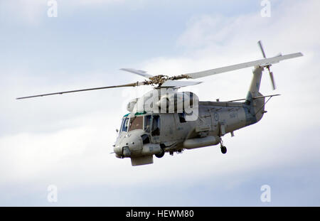 Nr. 6 Geschwader RNZAF bietet Seasprite Hubschrauber Marine Hubschrauber Kräfte (wurde). Das Geschwader verfügt über eine Flotte von fünf Seasprite-Hubschrauber von der RNZAF durch das RNZN betrieben und gewartet.  Die Seasprites dienen in erster Linie als integrierte Lufttransportmittel aus den beiden ANZAC-Fregatten und bestellt, der Multi Rolle Schiff HMNZS Canterbury um bieten ein Leistungsspektrum von logistische Unterstützung zu Kampfhandlungen.  Nr. 6 Geschwader Übungen mit der Australian Defence Force und fünf Power Verteidigungsabkommen Nationen in Südostasien und auch Regierung Abteilungen su Stockfoto