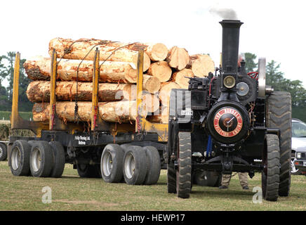 Burrells war ein führender Hersteller von dampfbetriebenen Traktionsmotoren, Landmaschinen und Transportfahrzeugen. Ihre Konstruktionen waren entscheidend für die industrielle Revolution, bevor sie durch Verbrennungsmotoren ersetzt wurden. Stockfoto