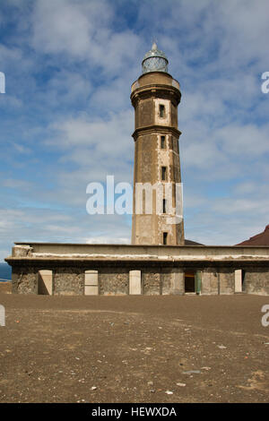 Europa, PORTUGAL, Azoren, Faial Insel Ponta Dos Capelinhos, 1958 Vulkankrater Ausbruch mit original Leuchtturm Stockfoto